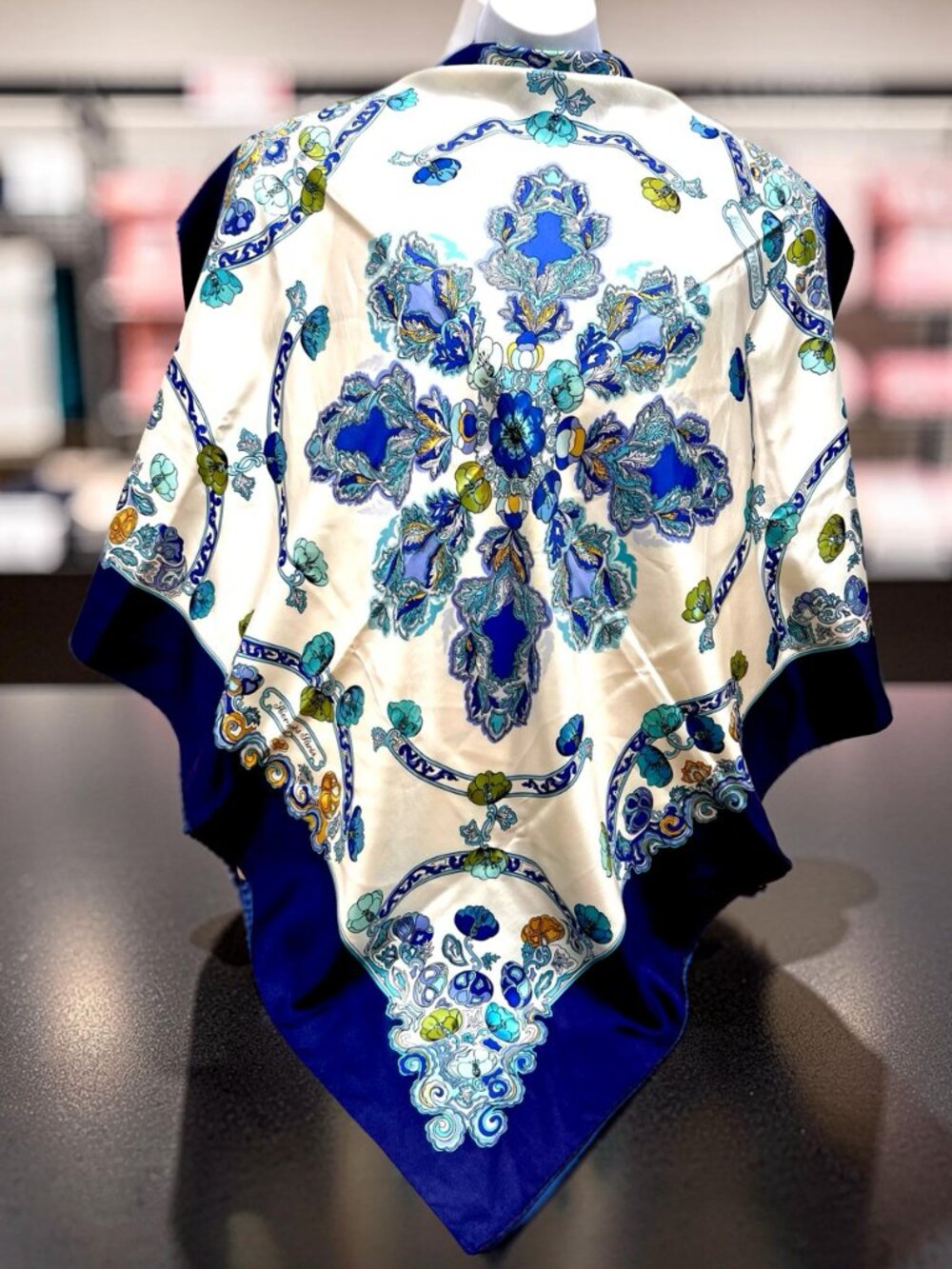 Anémones Hermes Paris  Silk  Scarf  34" Ivery Blue Purple Floral Pattern  (26)